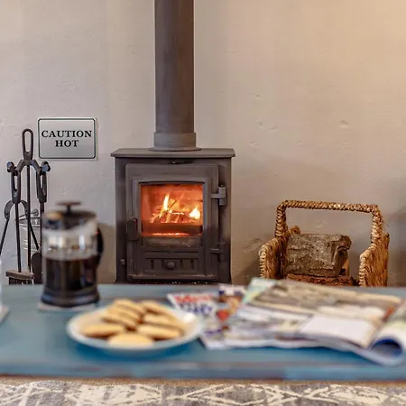 1 Bed In 36926 * Tintagel