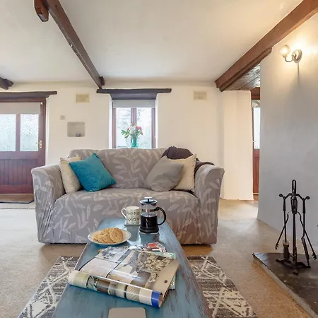 1 Bed In 36926 * Tintagel