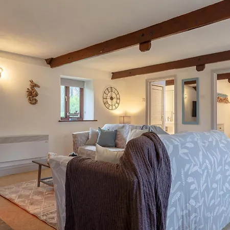 1 Bed In 36926